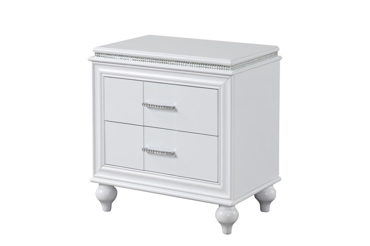 Sally White 4-Piece (Queen Bed, Dresser, Mirror, Nightstand)