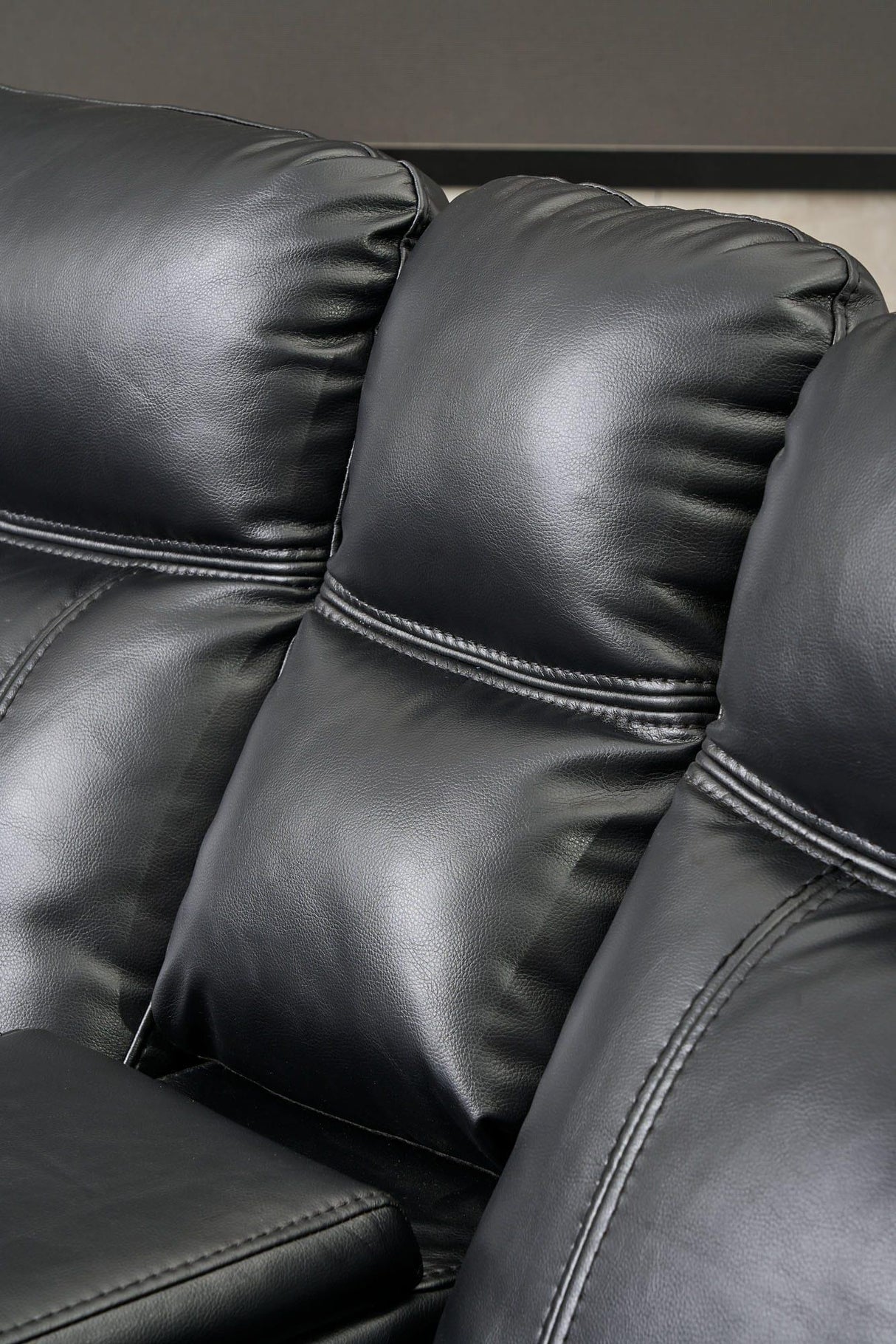 Jay Black 3 PC Reclining Sectional w/ LED