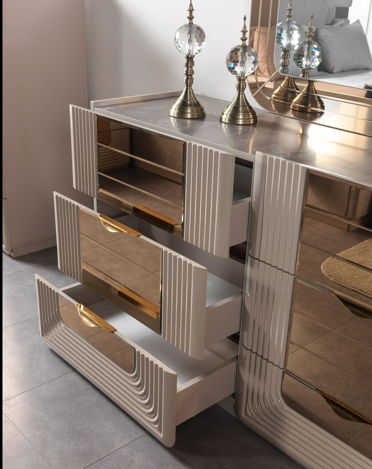 Zenn King 5-Piece Bedroom Set