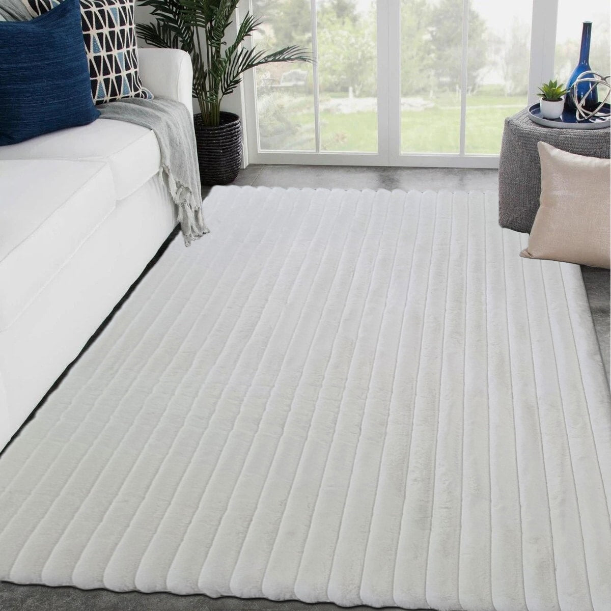 Sabastia Shaggy Rug White